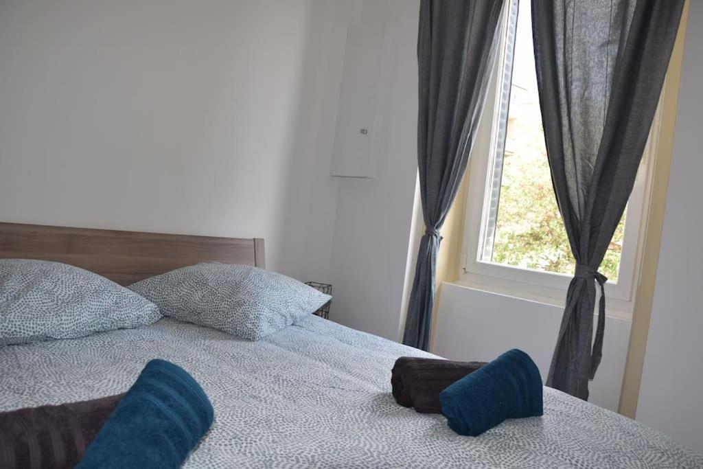 Elegant T2 A Bron, Tramway A 2Min, Box Parking, 4Personnes Apartment Bagian luar foto