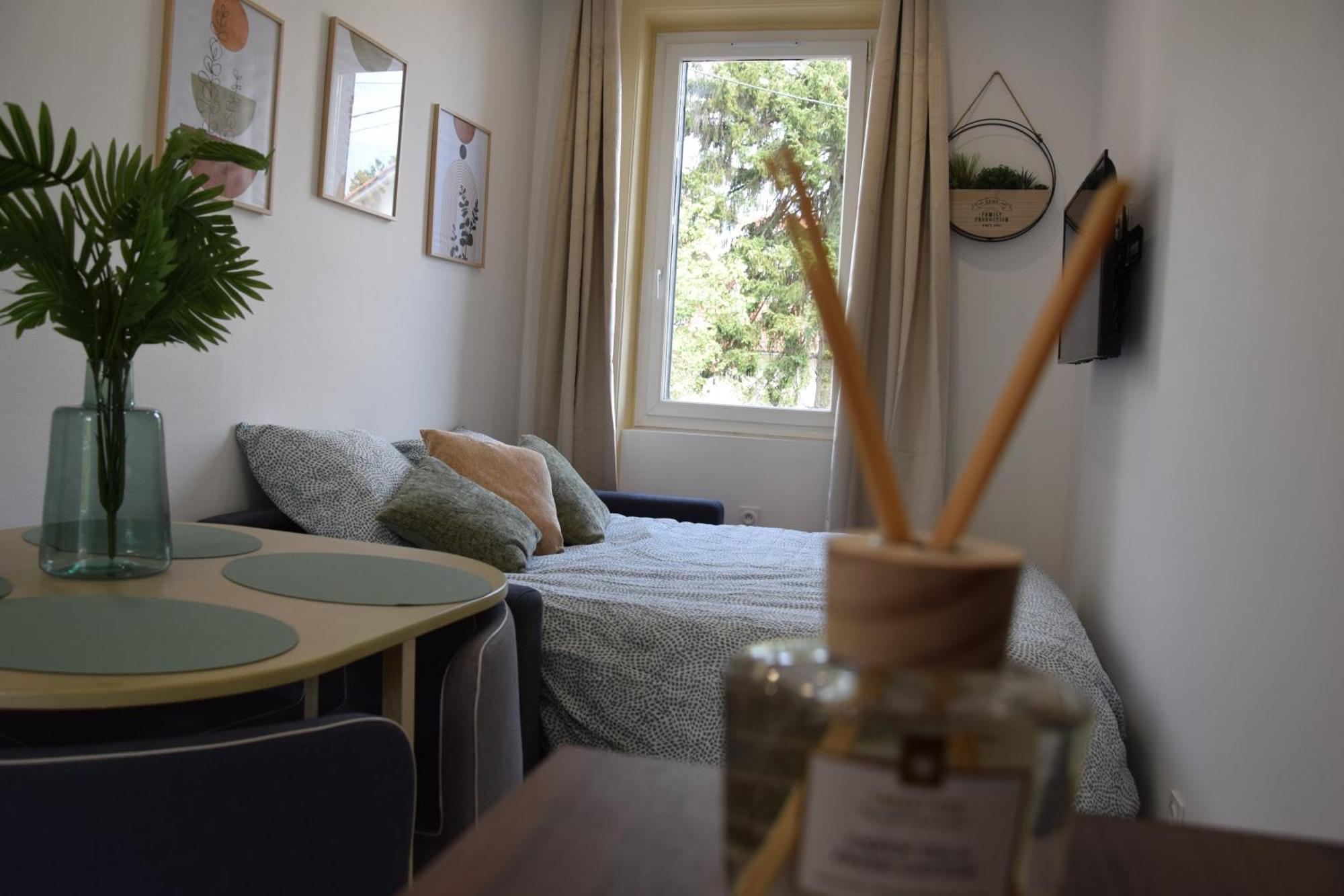 Elegant T2 A Bron, Tramway A 2Min, Box Parking, 4Personnes Apartment Bagian luar foto