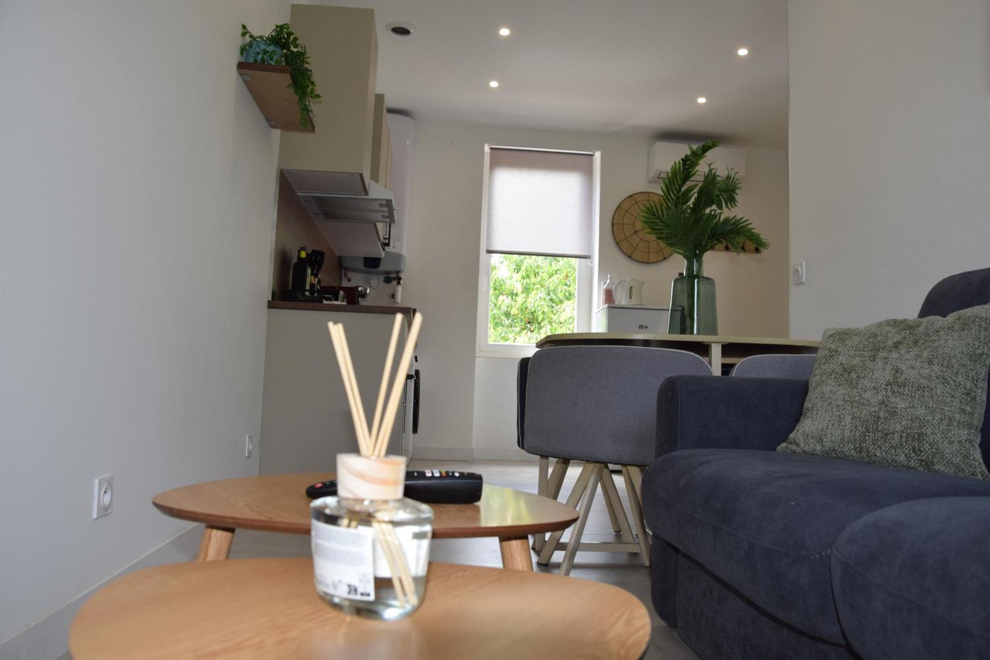 Elegant T2 A Bron, Tramway A 2Min, Box Parking, 4Personnes Apartment Bagian luar foto