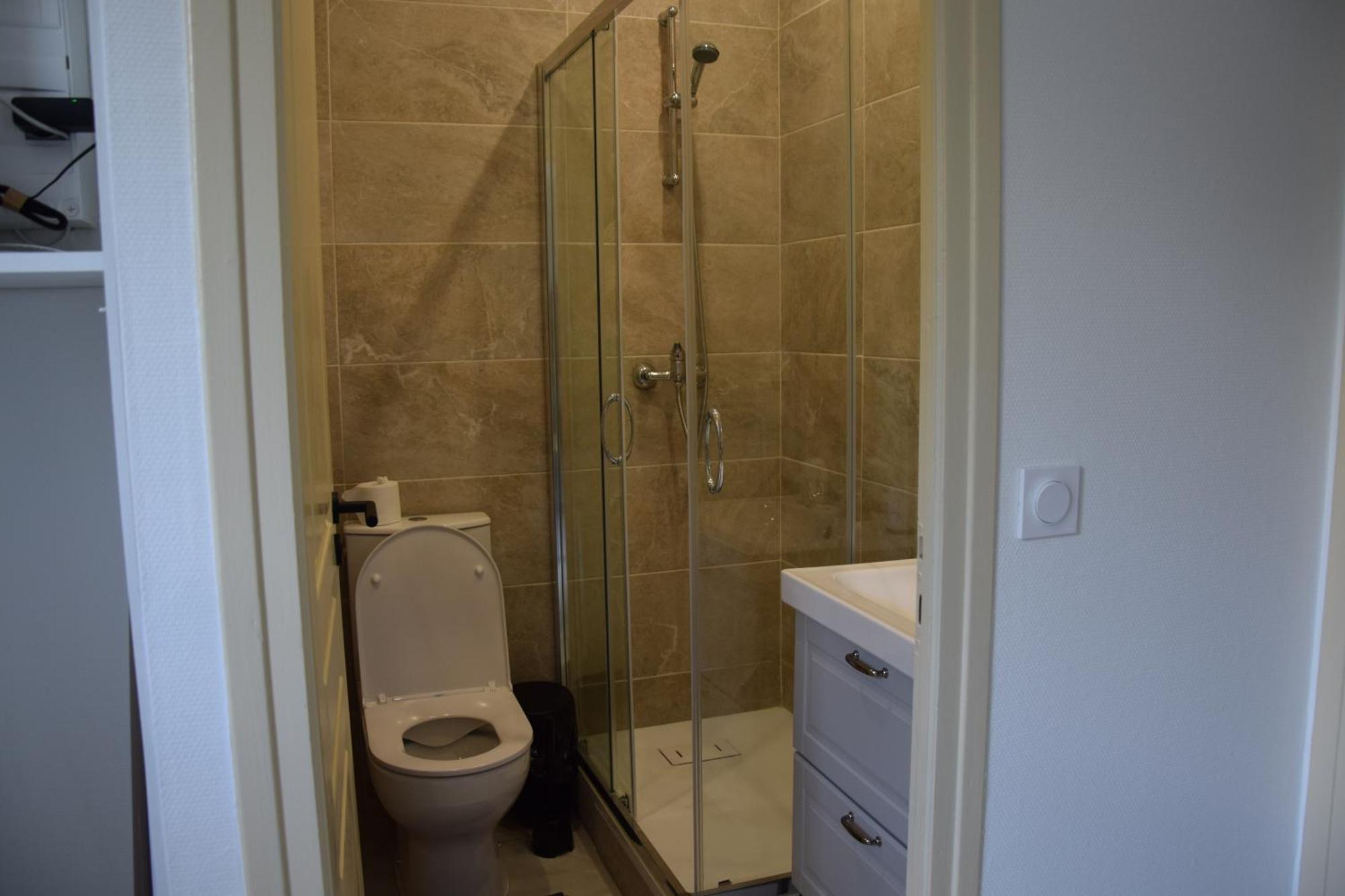 Elegant T2 A Bron, Tramway A 2Min, Box Parking, 4Personnes Apartment Bagian luar foto